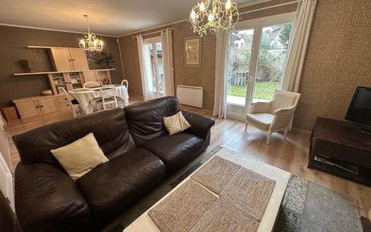 LIVRY-GARGAN PROCHE GARE ET COMMERCES