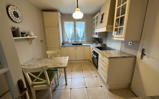 LIVRY-GARGAN PROCHE GARE ET COMMERCES