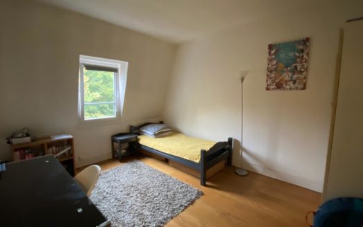 MAISON EN PIERRES MEULIERES