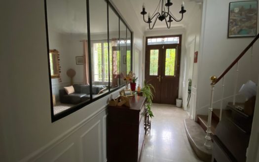 MAISON EN PIERRES MEULIERES